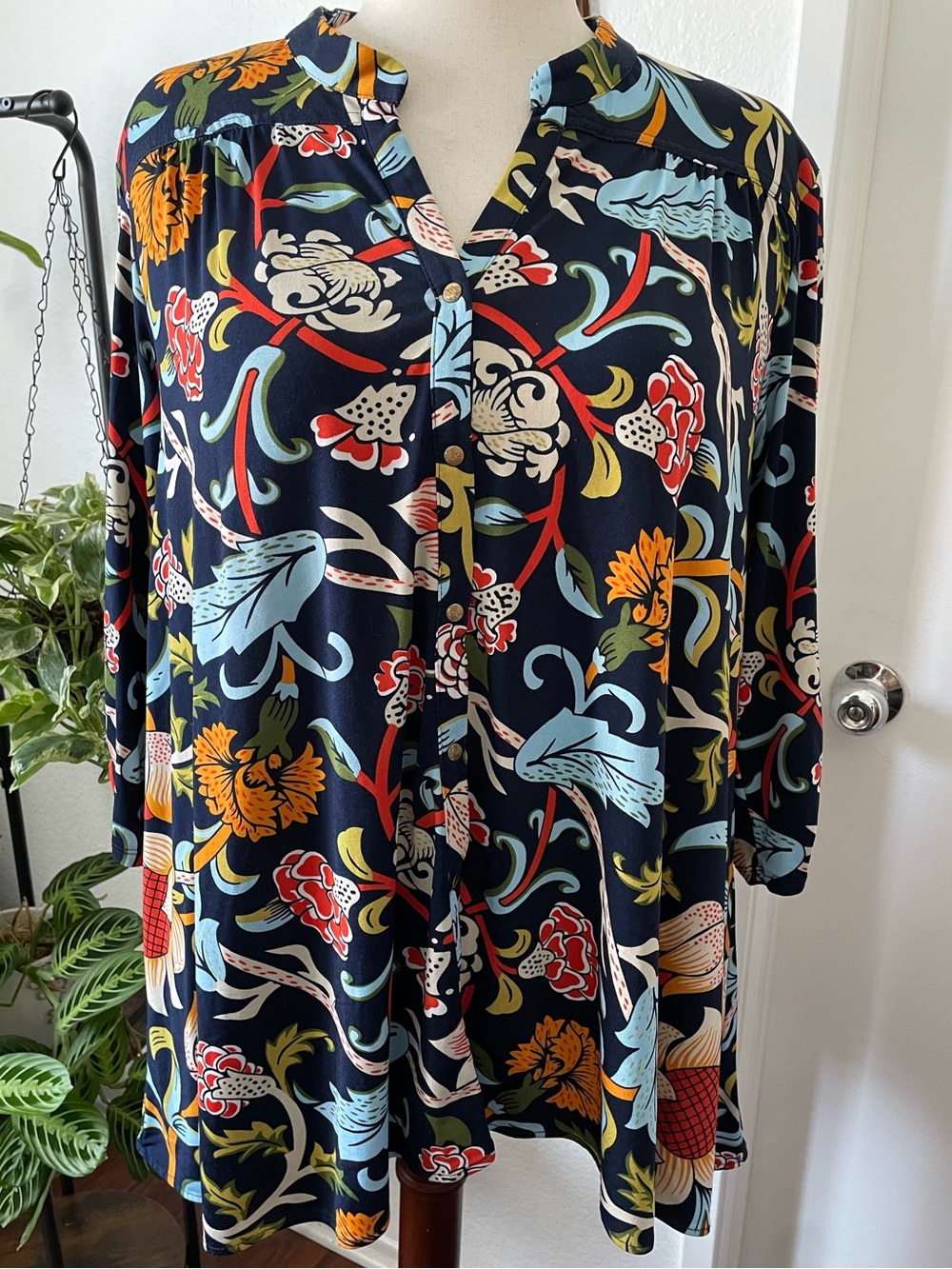 BCBGMAXAZRIA Womens XL Navy Floral Tunic Blouse Boho Folk Art Button Front Top